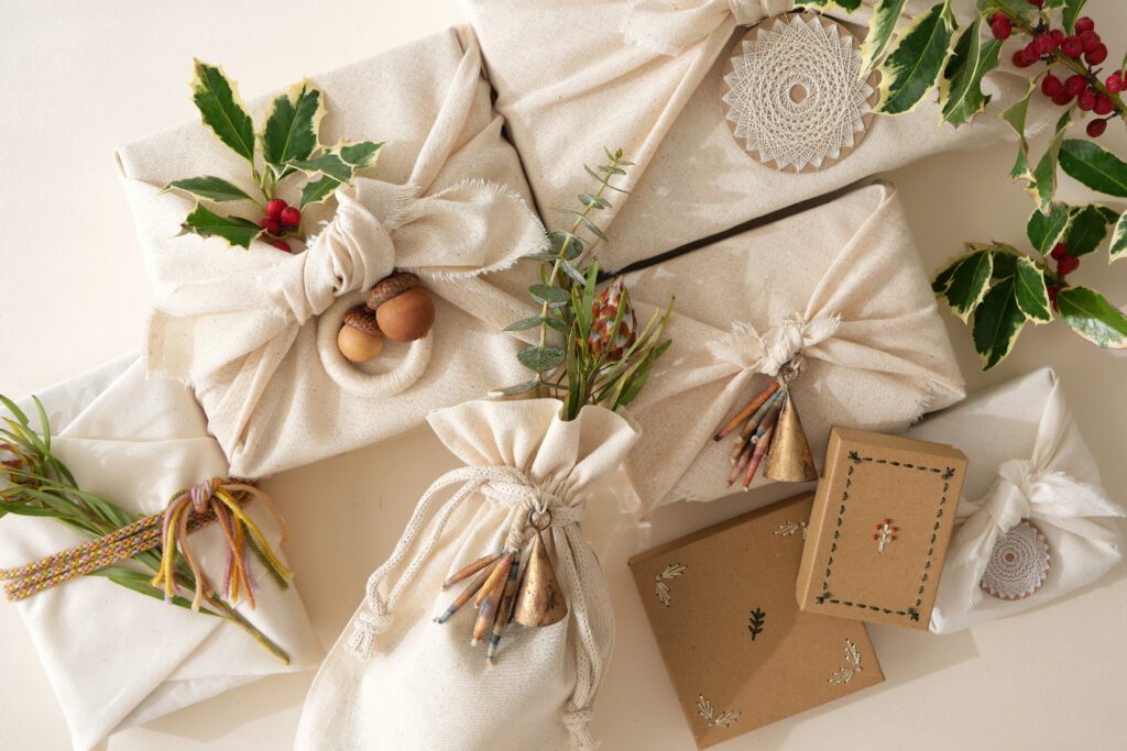 Gift Wrapping Ideas by Handwork